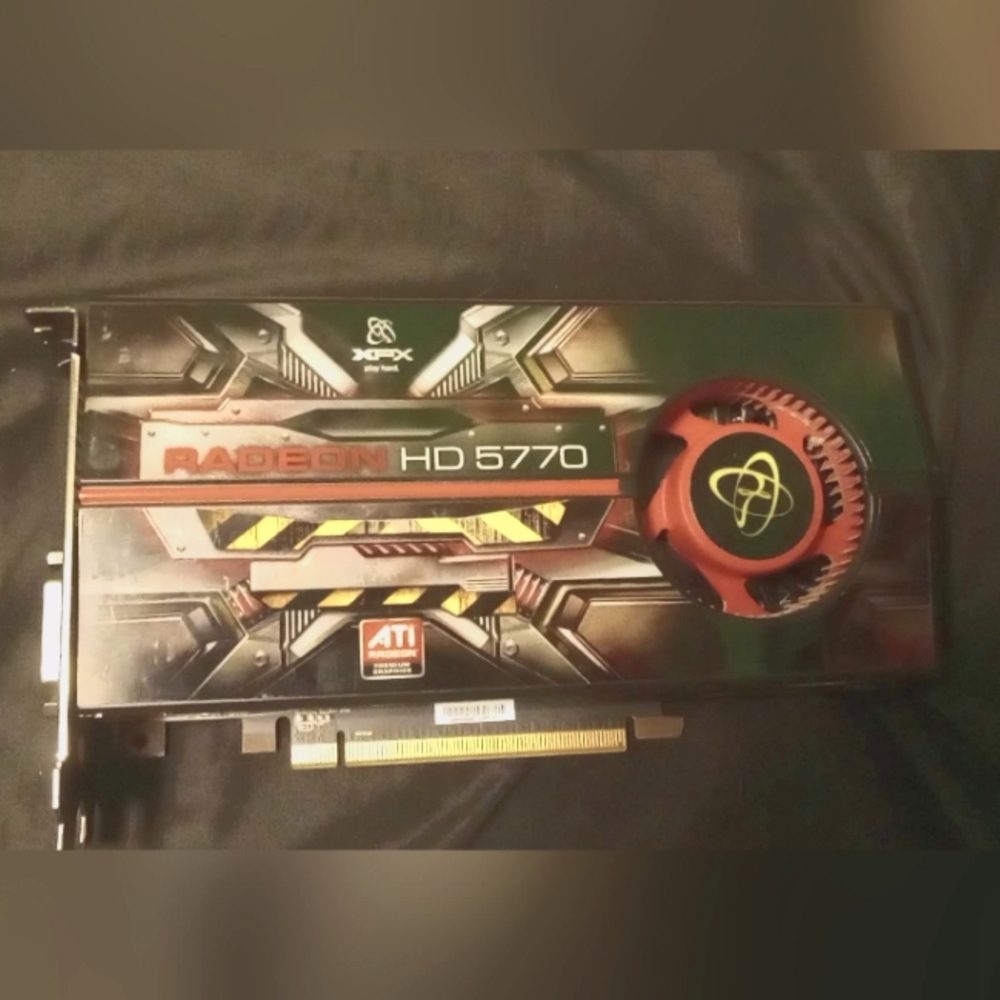 XFX ATI Radeon HD 5770 (HD-577A-ZHFC) 1GB / 1GB (max) GDDR5 SDRAM PCI Express